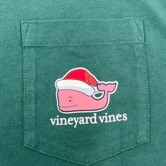 VINEYARD VINES SANTA WHALE POCKET TEE, SIZE MEDIUM - Picture 5 of 6